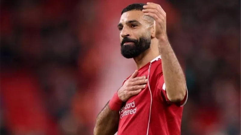 سلوت يطالب ليفربول بالتعاقد مع نجم إفريقي لخلافة صلاح.. هل يكون مرموش هو الحل؟ 