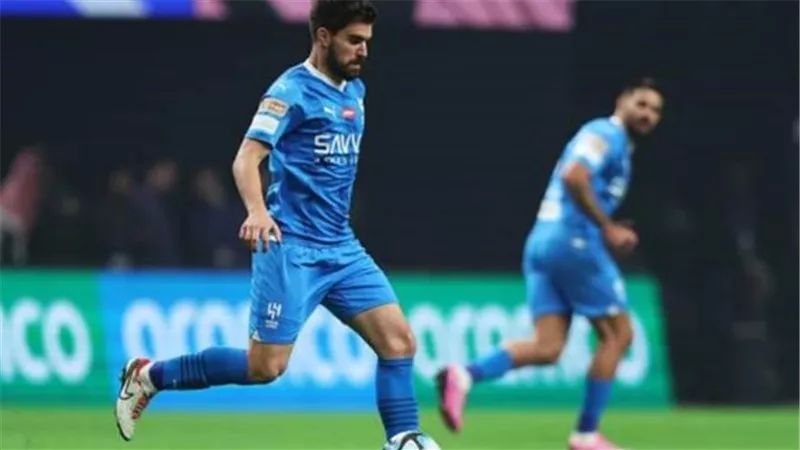 نيفيز يورط سيموني إنزاجي.. صدمة طبية تهز أركان الزعيم في توقيت حرج