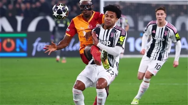 كواليس الصفقة المستحيلة.. كيف حبس دي لورينتيس أوسيمين بـ 70 مليون يورو؟