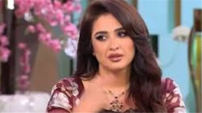 ترتيب المسلسلات يشعل الفتنة.. هل انتهت علاقة الزمالة بين مي عمر وياسمين عبد العزيز؟