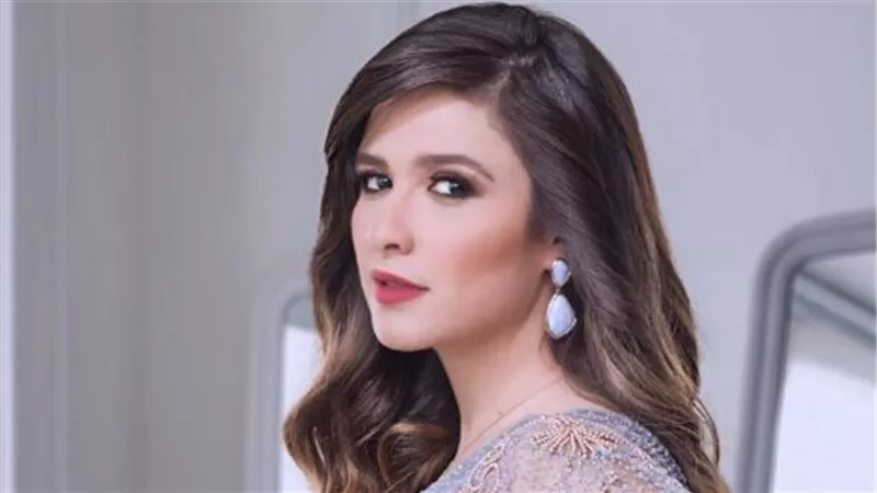 من النجاح الجماهيري إلى المشادات الكلامية.. القصة الكاملة لخلاف مي عمر وياسمين عبد العزيز