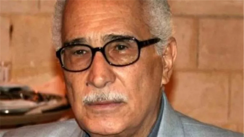 عبد الرحمن أبو زهرة.. عملاق المسرح الذي طوع الأدب العالمي بصوته الاستثنائي
