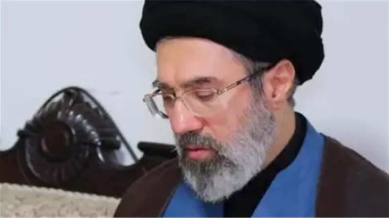 المرشد الإيرانى: القواعد الوهمية الأمريكية غير قادرة على تأمين نفسها