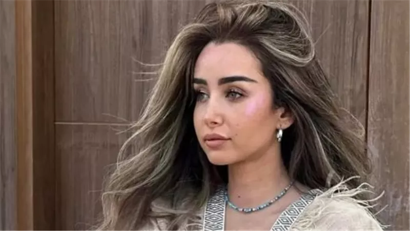 كيف تختار هنا الزاهد أزياءها لتناسب قوامها المتناسق؟