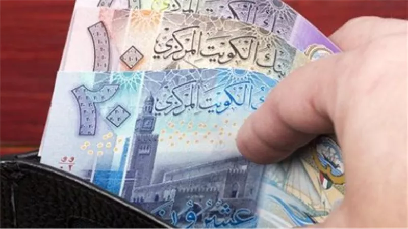تحديثات أسعار العملات.. الدينار الكويتي يسجل تباينًا طفيفًا أمام الجنيه المصري