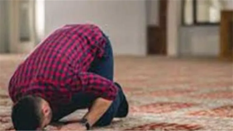 فضل صلاة التهجد في رمضان.. لماذا وصفها القرآن بتجافي الجنوب عن المضاجع؟