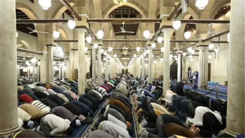 كم عدد ركعات صلاة التهجد؟ دار الإفتاء المصرية توضح السُنّة والنبوية وكيفية الأداء
