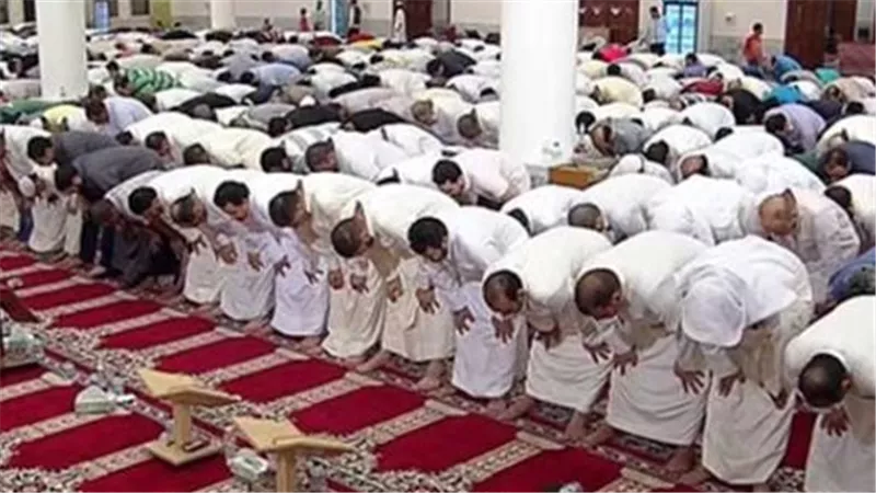 قبل الذهاب للمسجد: إليك مواقيت الصلاة الخمسة اليوم الخميس في المحافظات الكبرى