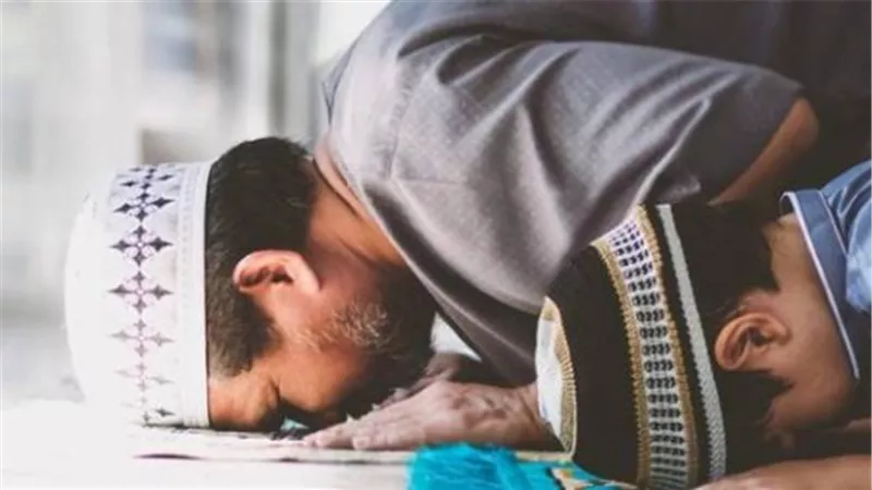 صلاة العشاء والفجر: دليلك الشامل لمواقيت الصلاة اليوم الخميس في أنحاء الجمهورية