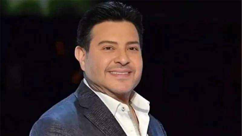 أمير الغناء العربي: كيف حافظ هاني شاكر على مكانته وسط عمالقة الجيل الذهبي؟