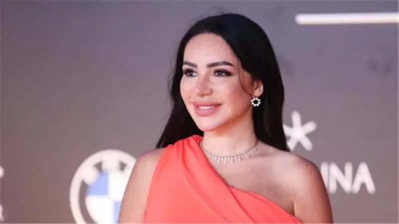 تحليل شامل لمنشور إنجي علاء المثير للجدل: هل تقصد شخصية فنية معروفة؟