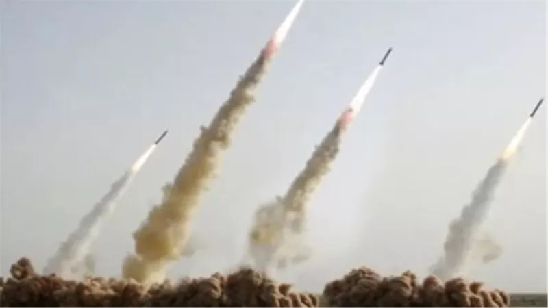 توترات مياه الخليج 2026: كيف سيؤثر استهداف الناقلة الأمريكية على أسعار الوقود العالمية؟