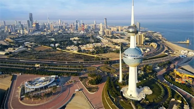 الكويت تعلن التصدى لهجمات صاروخية ومسيرات معادية