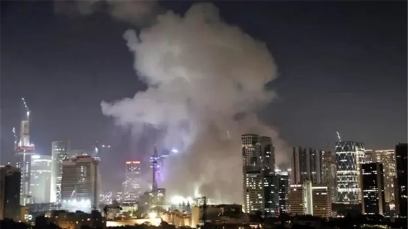 ليلة الرعب في إسرائيل.. شظايا الاعتراض تخلف عشرات المصابين وحرائق في تل أبيب