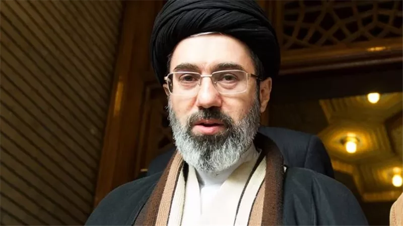 إيران بين وصية مغيبة وواقع مفروض.. هل يقود مجتبى البلاد بعكس رغبة أبيه؟