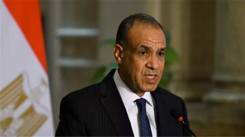 وزير الخارجية يتابع أوضاع الجاليات المصرية في دول الخليج والأردن والعراق