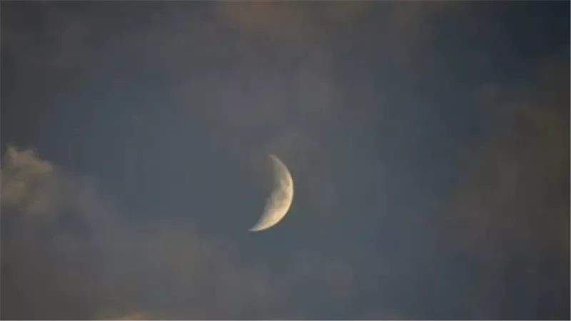 برئاسة بن بيه.. لجنة تحري الهلال في أبوظبي تعلن موعد عيد الفطر لعام 1447هـ