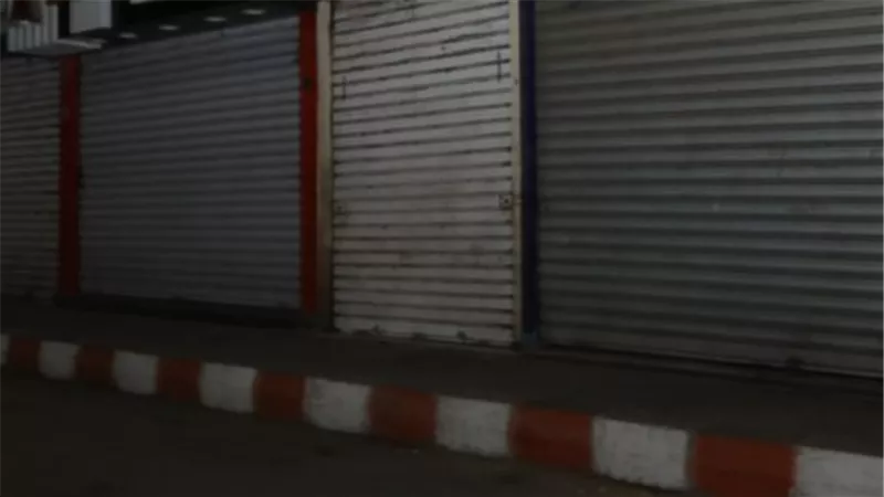 التنمية المحلية تشدد على انضباط الشارع والالتزام بمواعيد غلق المحلات في العيد