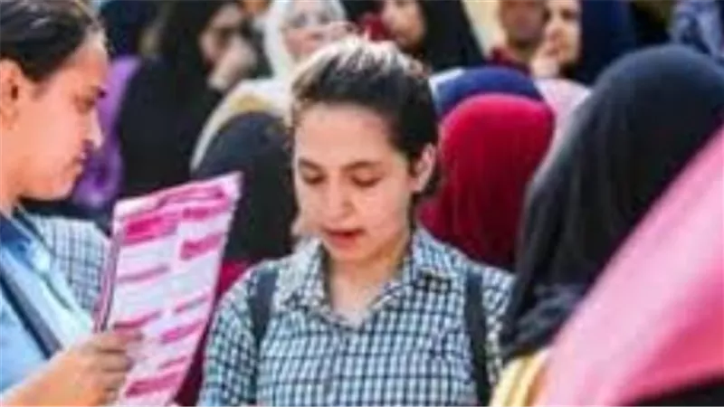 كيف تستعد لامتحانات الثانوية العامة؟ الوزارة تضع خارطة طريق النماذج الاسترشادية والإجابات