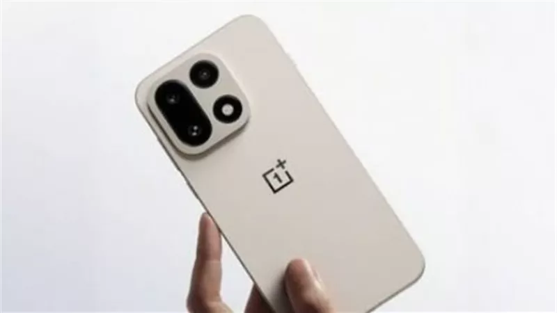 OnePlus 15R يتحدى الجميع ببطارية عملاقة 7400 مللي أمبير وأداء جبار