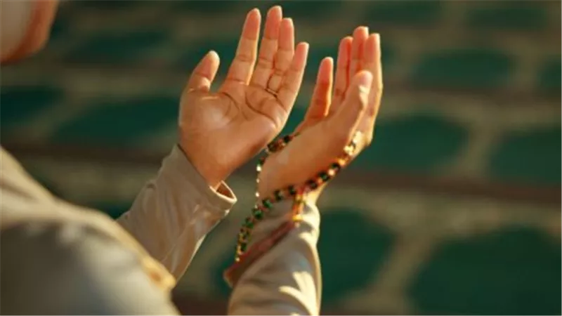 طهر قلبك من التهمة.. معاني ودلالات دعاء اليوم 28 رمضان في ميزان السنة