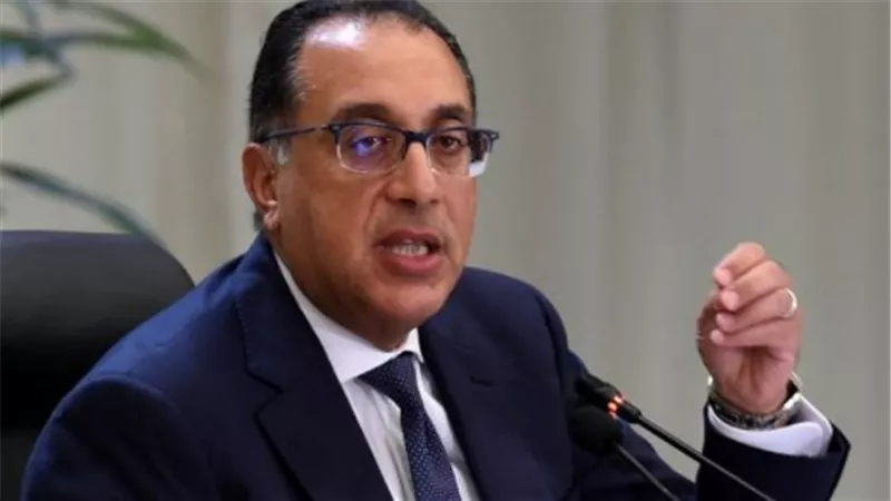 الحكومة المصرية تحسم الجدل حول حظر حركة المواطنين وإجازات القطاعين العام والخاص