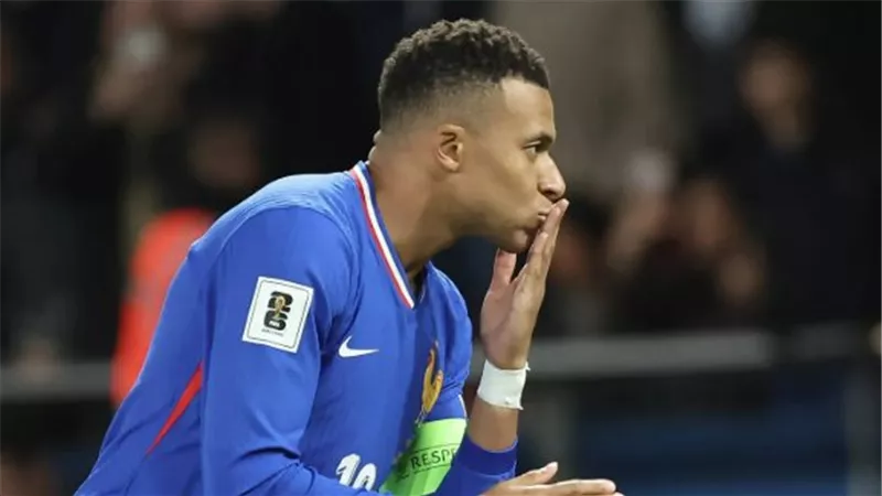 زلزال في ريال مدريد.. هل فحص الجهاز الطبي ركبة مبابي 