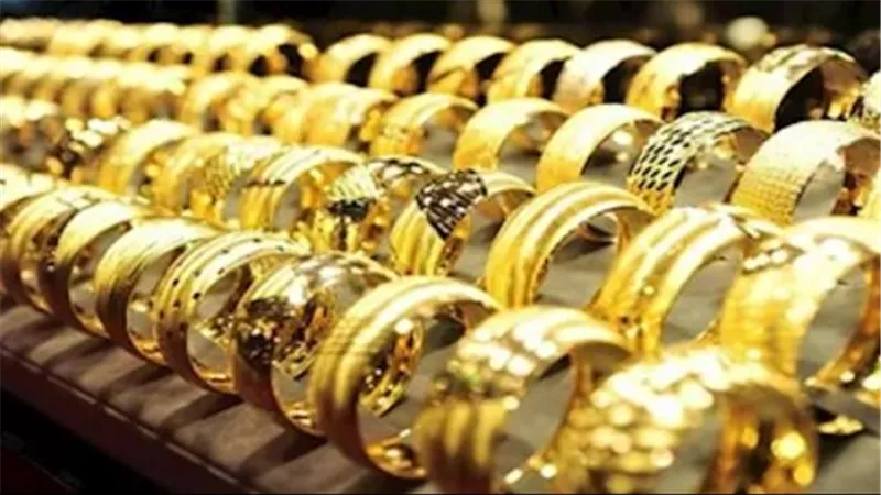 سعر الذهب عيار 21 الآن: هدوء التداولات يسيطر على الأسواق المحلية