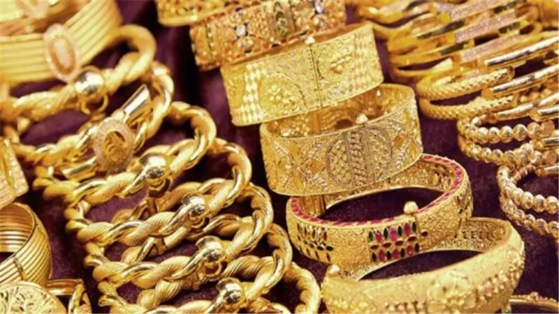 تطورات أسعار الذهب في مصر اليوم: ثبات عيار 21 وتحركات الجنيه الذهب