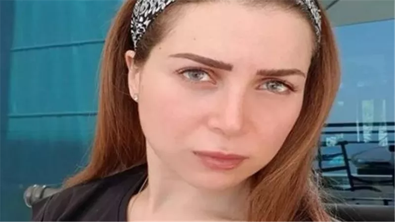 مي عز الدين تعود للأضواء بجمال طبيعي ورسائل حب من الوسط الفني والجمهور