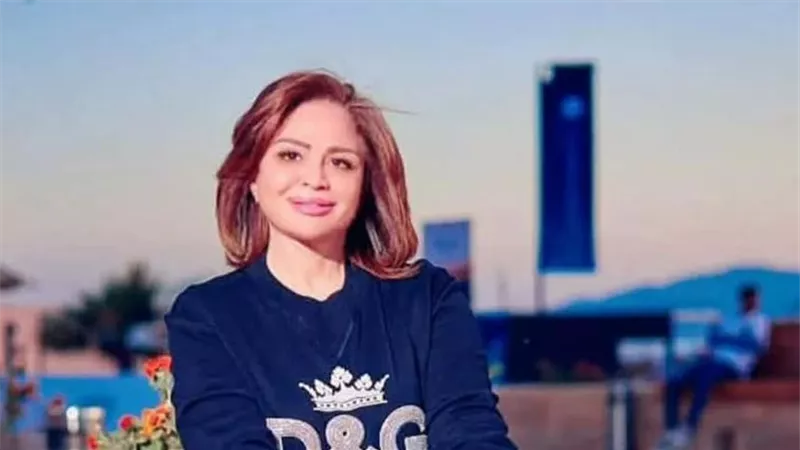 إلهام شاهين تستمتع بأجواء ساحل البحر الأحمر وتتصدر تريند فيسبوك