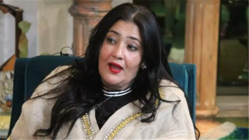 من جدة إلى متحف اللوفر.. رحلة الفنانة شاليمار شربتلي في غزو الفن العالمي