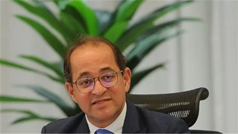 إجراءات تقشفية حكومية: خفض مخصصات وقود السيارات بنسبة 30% وإبطاء المشروعات الكثيفة