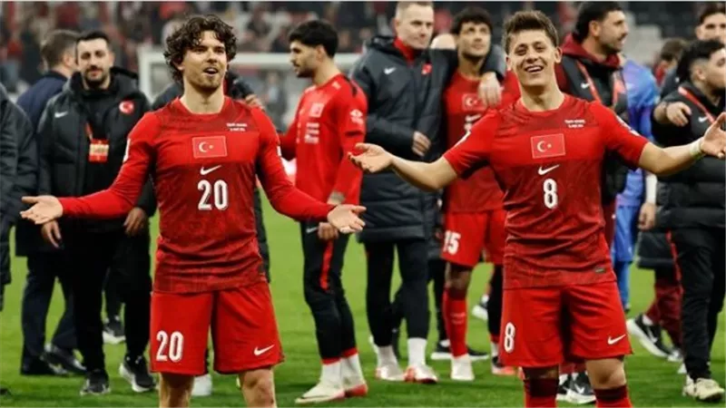 بعد غياب 24 عامًا.. منتخب تركيا يبلغ مونديال 2026