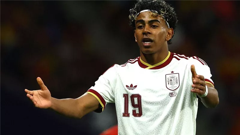 رد فعل قوي من لامين يامال بعد عنصرية جمهور إسبانيا ضد منتخب مصر