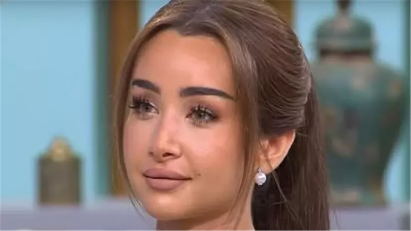 هنا الزاهد في مواجهة خبيرة تجميلها: لماذا ترفض النجمة الشابة تعقيدات 