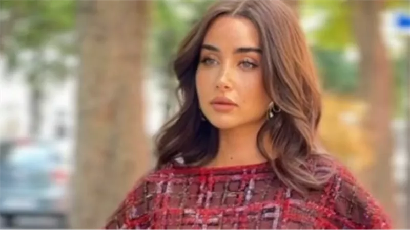 كيف تتعامل هنا الزاهد مع بشرتها الحساسة؟.. الغسول والمرطب هما الحل الوحيد