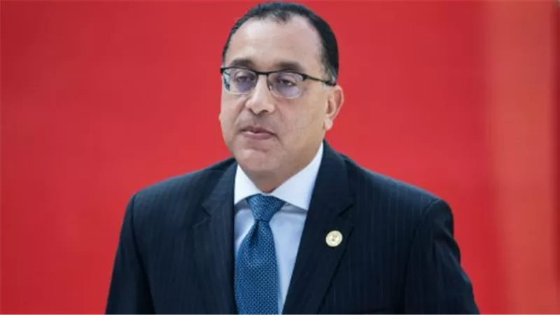 رئيس الوزراء يهنئ البابا تواضروس ويعلن استثناء المحال من مواعيد الغلق الرسمية