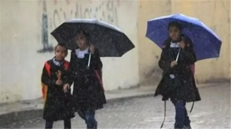 تقلبات جوية تضرب البلاد: وزارة التعليم تعلن تعطيل الدراسة بالأربعاء وتحذيرات من طقس الخميس