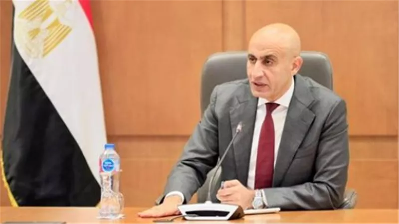 طقس مائل للحرارة وأمطار رعدية.. كيف تؤثر التغيرات المناخية على سير الحياة اليومية بمصر؟