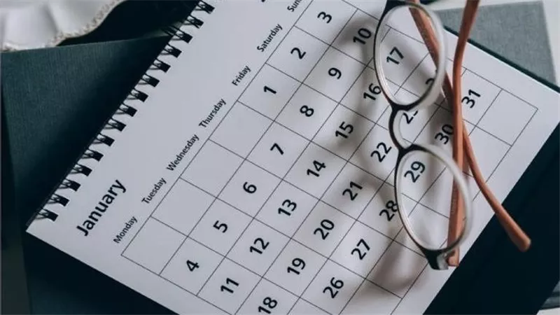 هل ترحل الإجازات للخميس؟ تعرف على قائمة العطلات الرسمية المتبقية هذا العام