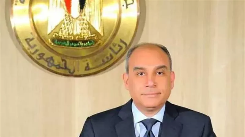 السفير علاء يوسف.. رحلة دبلوماسية رفيعة من باريس وجنيف إلى قيادة منظومة الاستعلامات