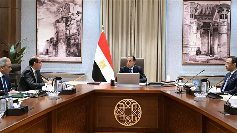 مصر تعزز أمنها المائي والتقني.. استراتيجية شاملة لتحلية المياه وتوطين الصناعة وترشيد الطاقة