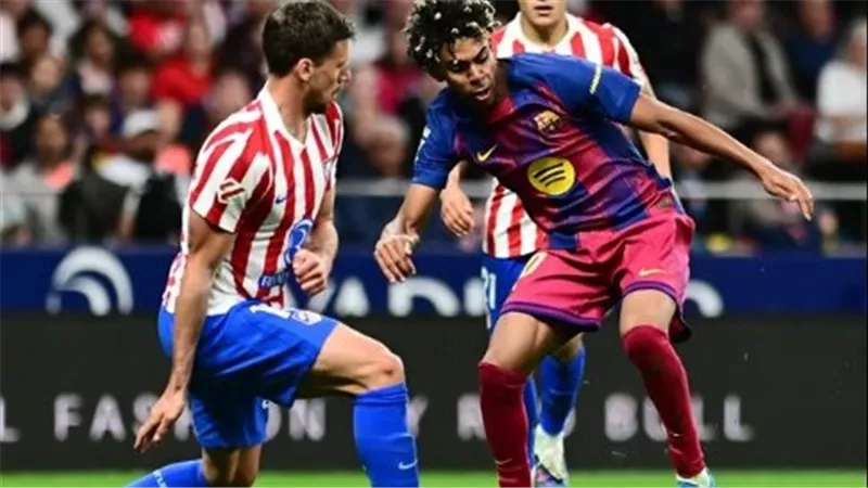 الكتلان في الصدارة.. برشلونة يقهر أتلتيكو ويستفيد من تعثر ريال مدريد