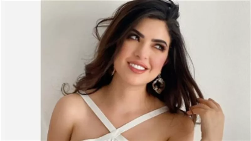 سحر النبيتي والذهب.. ميرنا جميل تبرهن على أنها أيقونة الموضة في الدراما الكوميدية