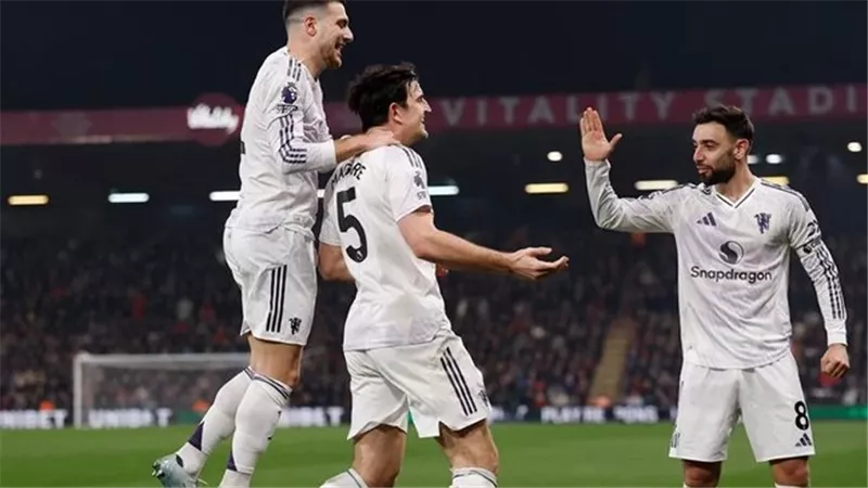  120 مليون يورو تنتظر مانشستر يونايتد حال مشاركته في 