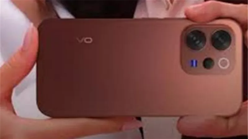 دليل المستخدم لهاتف Vivo V70 5G: مميزات الكاميرا السينمائية وأداء الألعاب