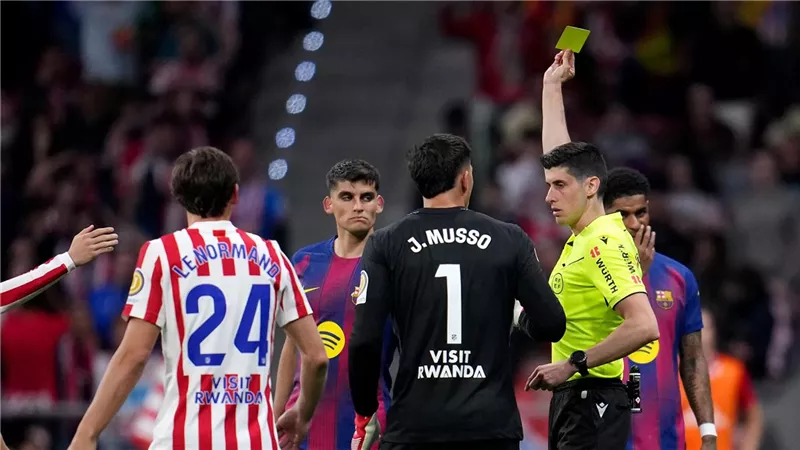 سخرية مدريدية.. أتلتيكو يتهم لجنة الحكام بامتلاك 