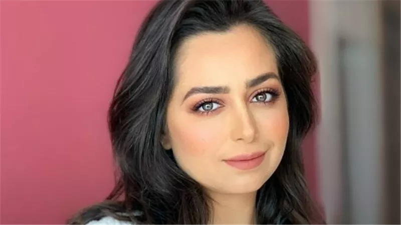 النقد المسرحي والموهبة الغنائية: أسرار التكوين الأكاديمي للفنانة هبة مجدي