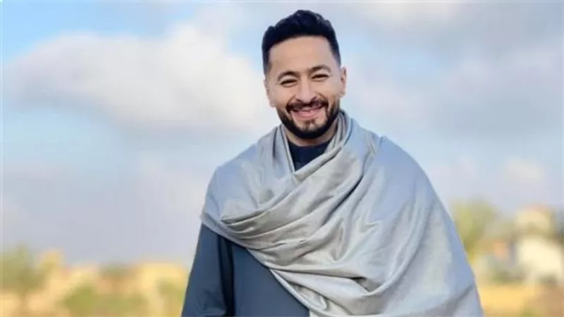بالدموع.. حمادة هلال يروي تفاصيل الأزمة الصحية القاسية التي ألمت بوالده مؤخرًا